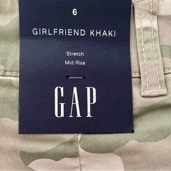 NWT Women’s Gap Girlfriend Khaki Pants - Picture 5 of 8